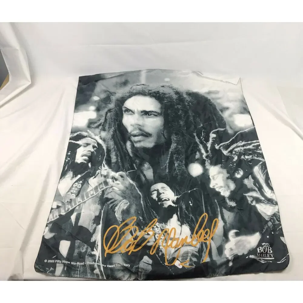 Vintage BOB MARLEY Preowned. 2005 TEXTILE POSTER FLAG reggae‎